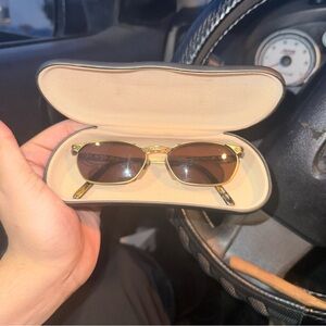 Chic Gold Sunglasses with Brown Lenses